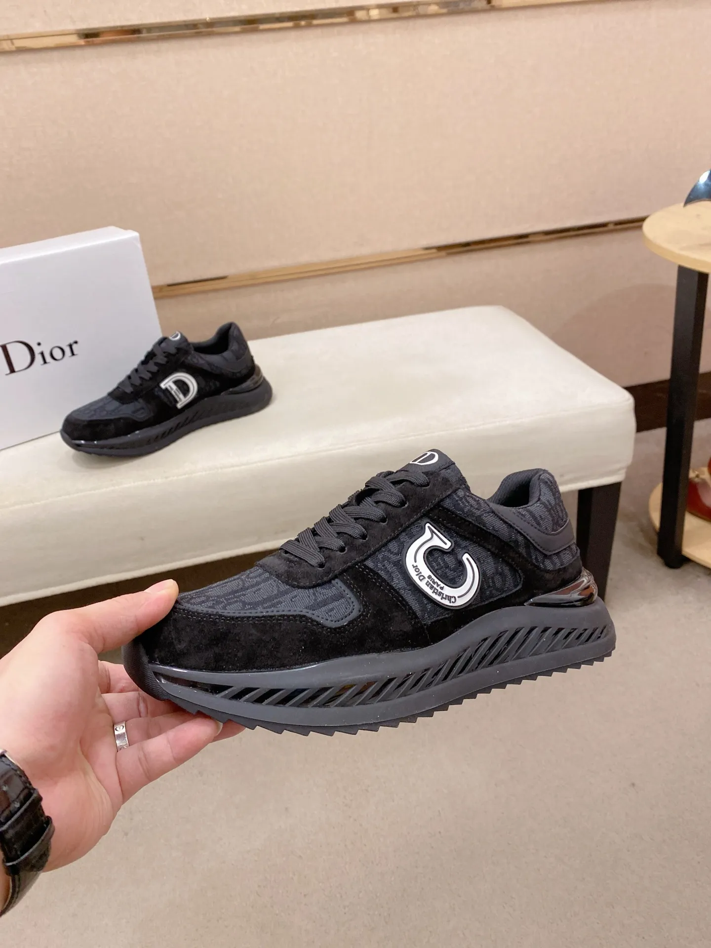 Men's shoes💰 462💰🇮🇹🇮🇹Dior d The new model is on sale at the same time at the counter. The upper 🇮🇹 is imported Italian first-layer cowhide, and the lining is fully imported sheepskin 💪💪. It is a complete 1⃣️ to 1⃣️ replica 🇮🇹💪💪, ⚠ Sole: The original sole is specially provided by the original factory. The exclusive movable molded sole is super comfortable. ⚠Original factory single goods, 🔍🔍high quality, you can enter and leave the counter at will, welcome to compare⚠. Code number:38-44